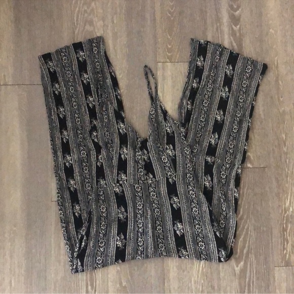 Sky & Sparrow Floral Vertical Pattern Boho Festival Jumpsuit Playsuit - Picture 2 of 4